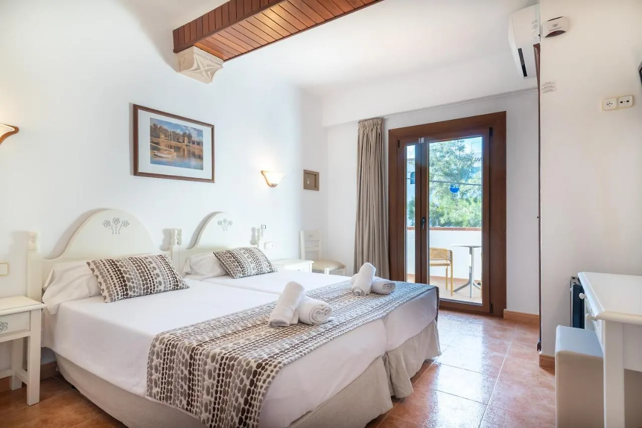Hotel Ses Puntetes Cala D´Or 3*,